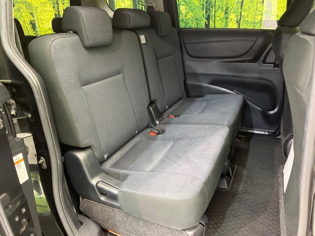 TOYOTA SIENTA HYBRID 2016