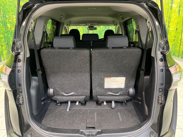 TOYOTA SIENTA HYBRID 2016