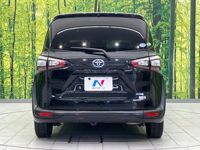 TOYOTA SIENTA HYBRID 2016