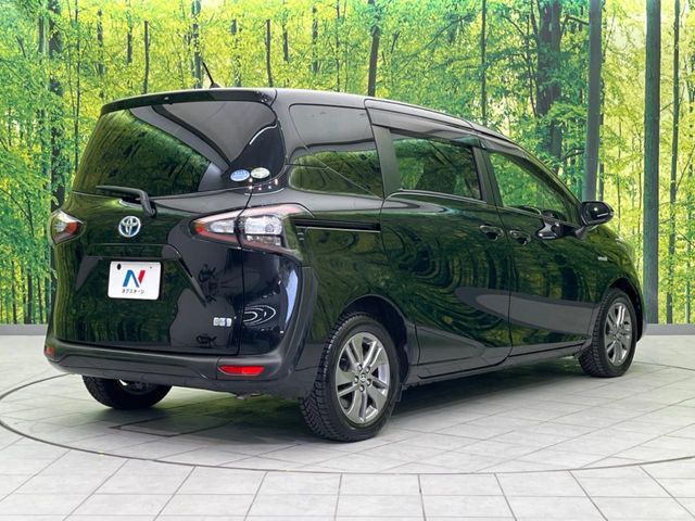 TOYOTA SIENTA HYBRID 2016