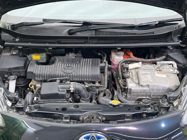 TOYOTA SIENTA HYBRID 2016