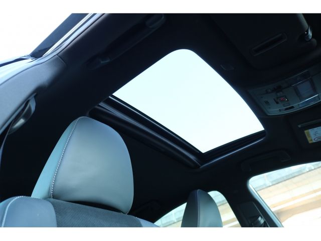 TOYOTA LEXUS IS300h 2023