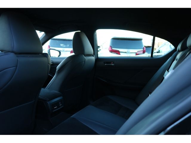 TOYOTA LEXUS IS300h 2023