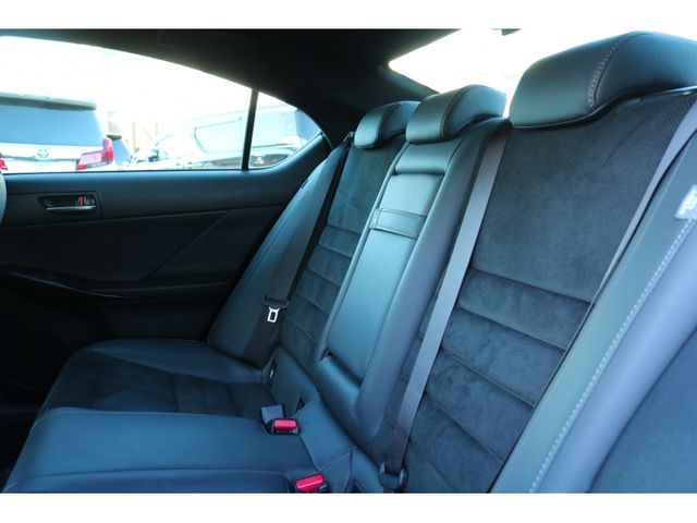 TOYOTA LEXUS IS300h 2023