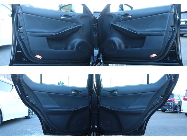 TOYOTA LEXUS IS300h 2023