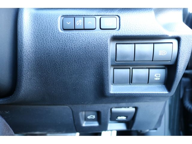 TOYOTA LEXUS IS300h 2023