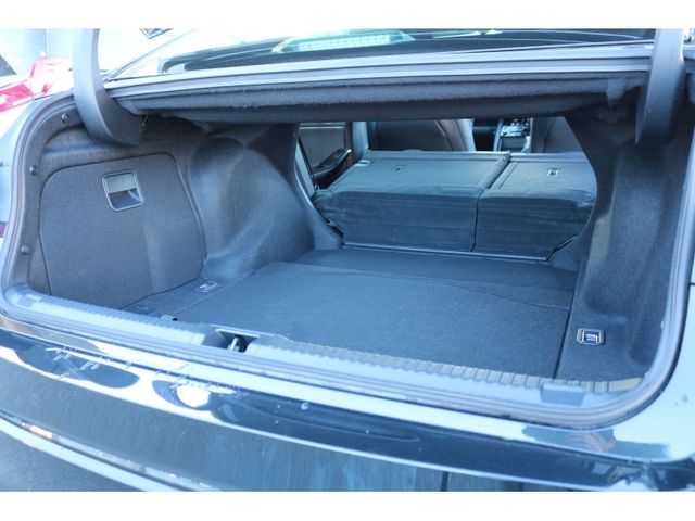 TOYOTA LEXUS IS300h 2023