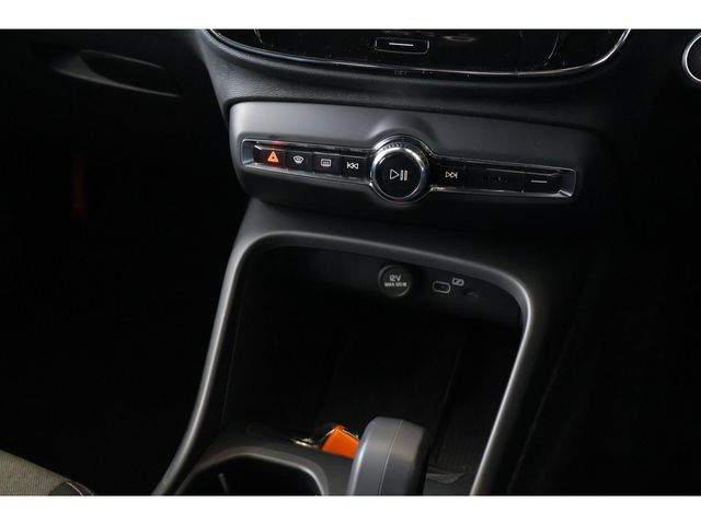 VOLVO VOLVO XC40 2023