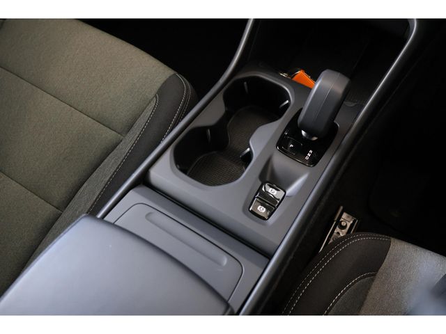 VOLVO VOLVO XC40 2023