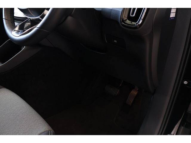 VOLVO VOLVO XC40 2023