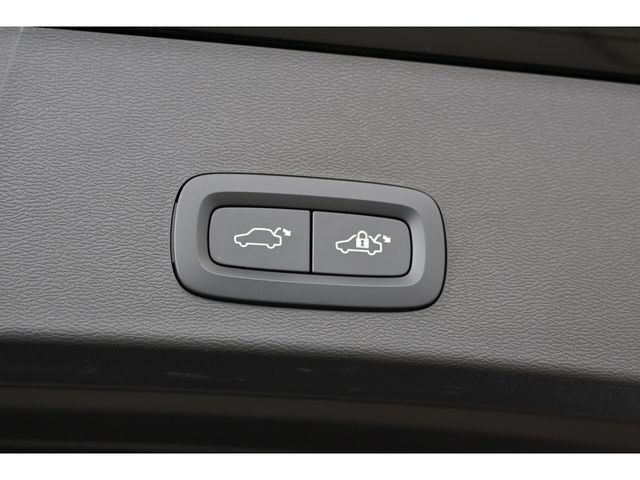 VOLVO VOLVO XC40 2023