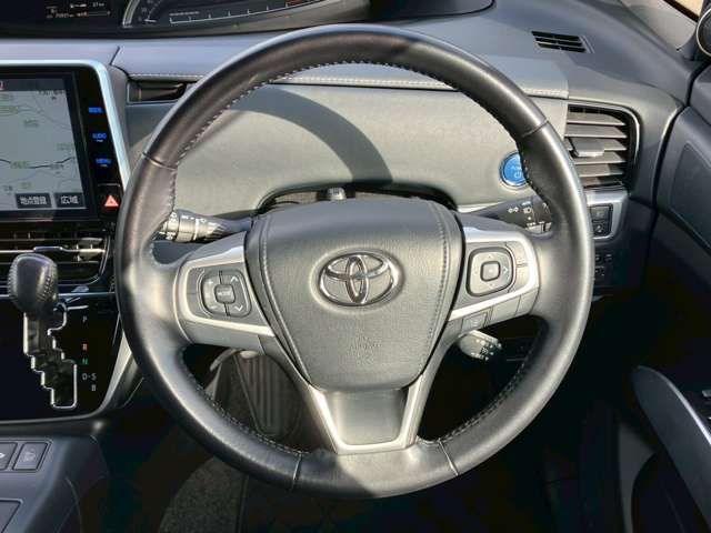 TOYOTA ESTIMA HYBRID 4WD 2017