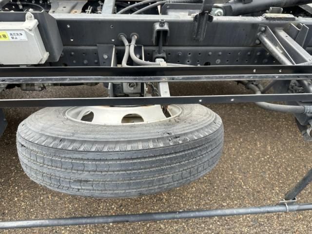 MITSUBISHI CANTER 2016