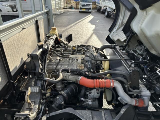 MITSUBISHI CANTER 2015