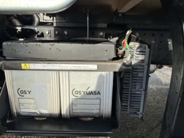 MITSUBISHI CANTER 2015