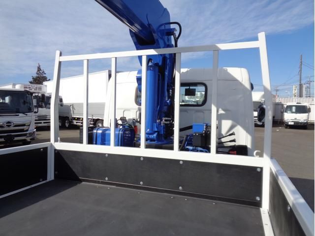 MITSUBISHI CANTER 2025