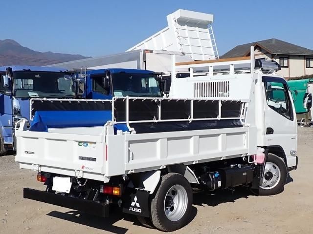 MITSUBISHI CANTER 2025