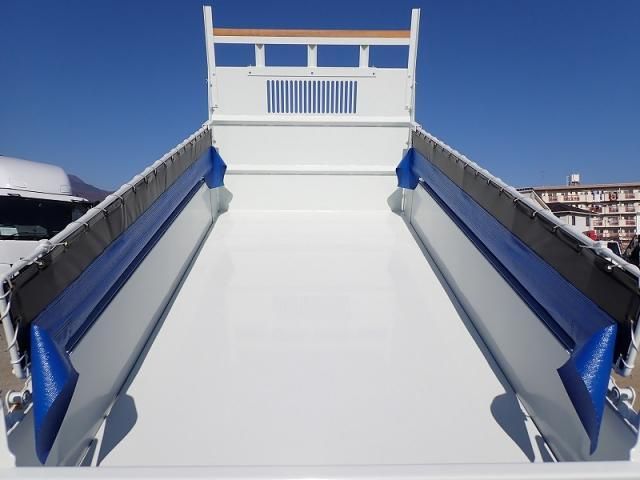 MITSUBISHI CANTER 2025