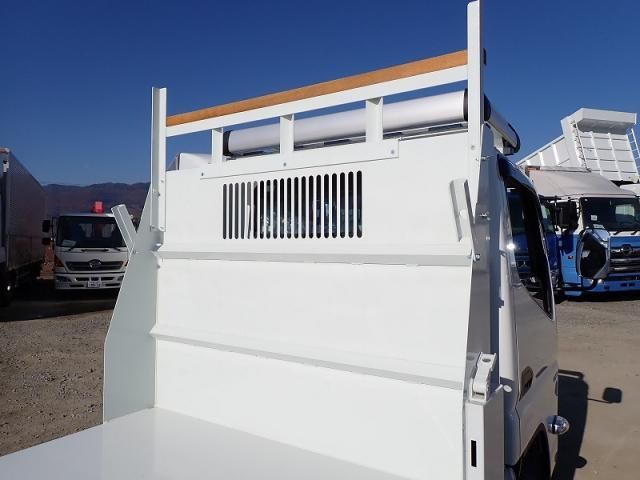 MITSUBISHI CANTER 2025