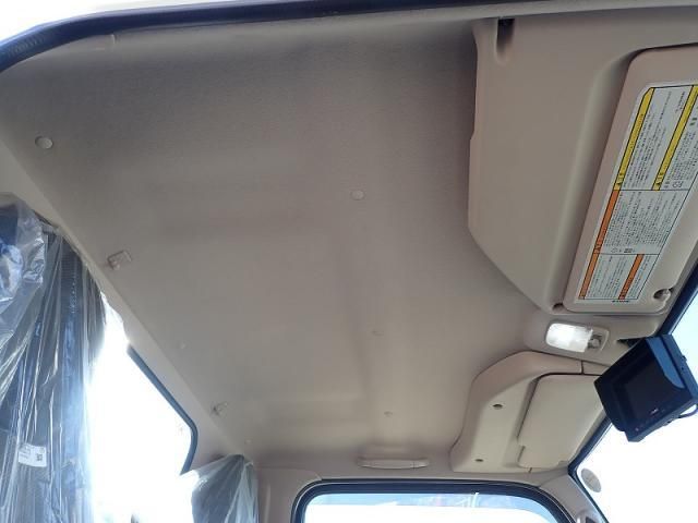 MITSUBISHI CANTER 2025