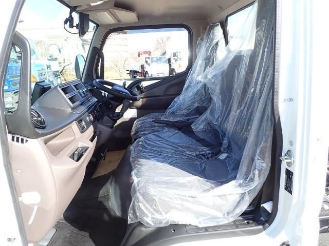 MITSUBISHI CANTER 2025