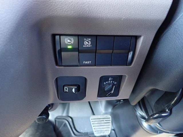 MITSUBISHI CANTER 2025