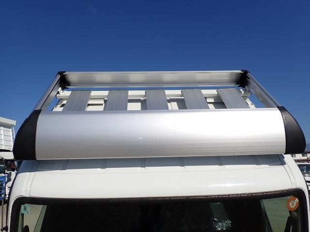 MITSUBISHI CANTER 2025