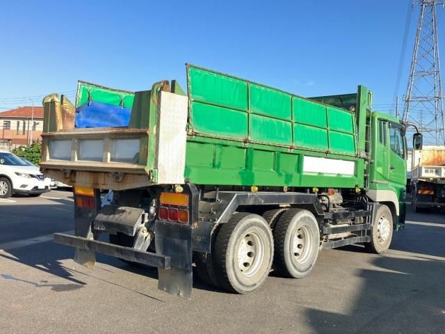 MITSUBISHI FUSOU SUPER GREAT 2010