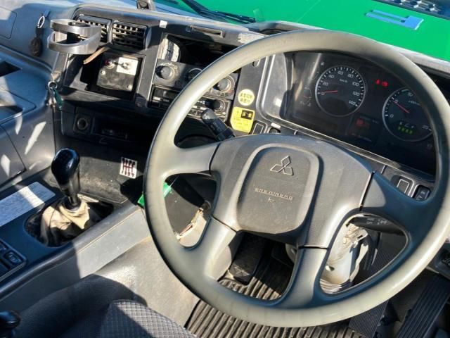 MITSUBISHI FUSOU SUPER GREAT 2010