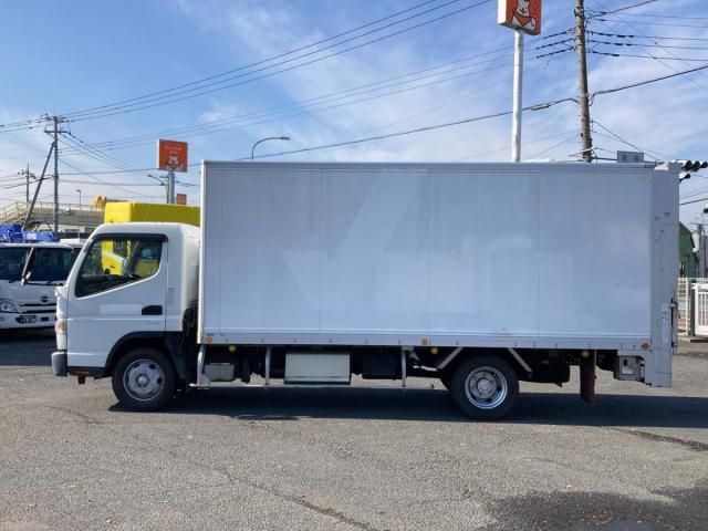 MITSUBISHI CANTER 2020