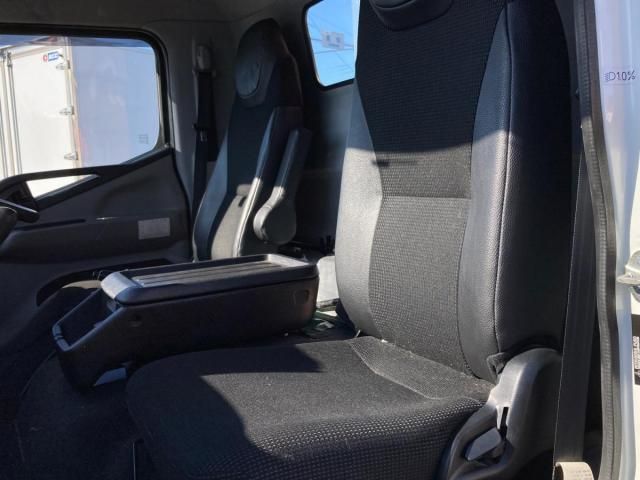 MITSUBISHI CANTER 2020