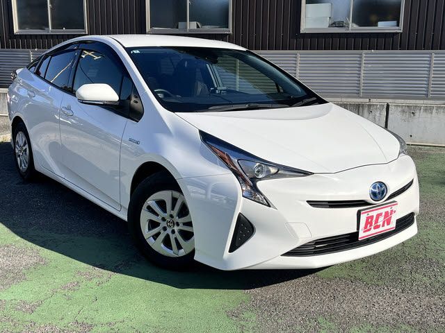 TOYOTA PRIUS 2018