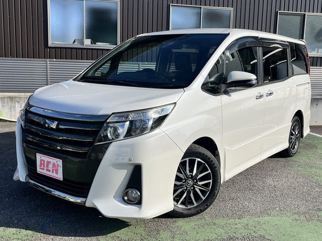 TOYOTA NOAH 2016