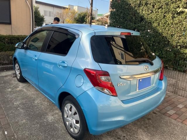 TOYOTA VITZ 2015