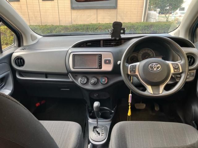 TOYOTA VITZ 2015