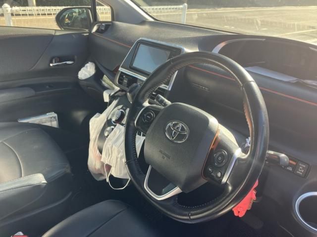 TOYOTA SIENTA HYBRID 2015