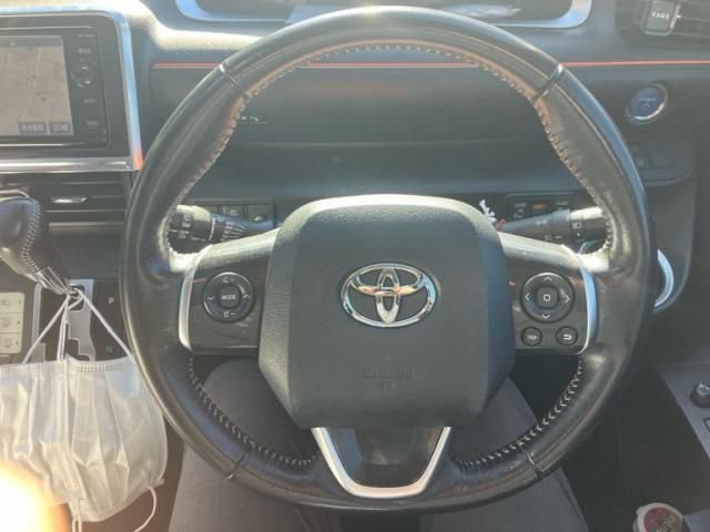 TOYOTA SIENTA HYBRID 2015