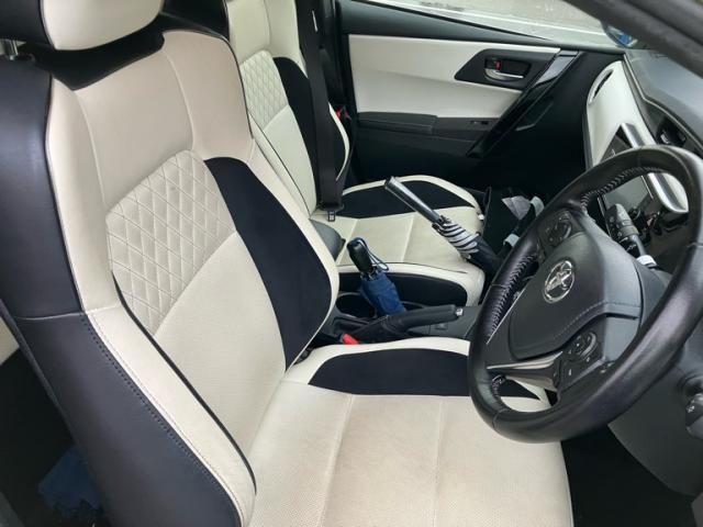 TOYOTA AURIS HYBRID 2016