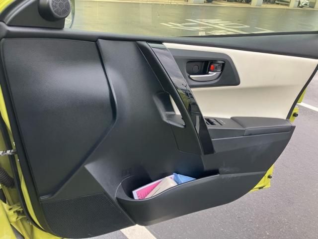 TOYOTA AURIS HYBRID 2016