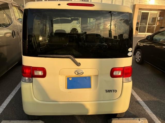 DAIHATSU TANTO 2011