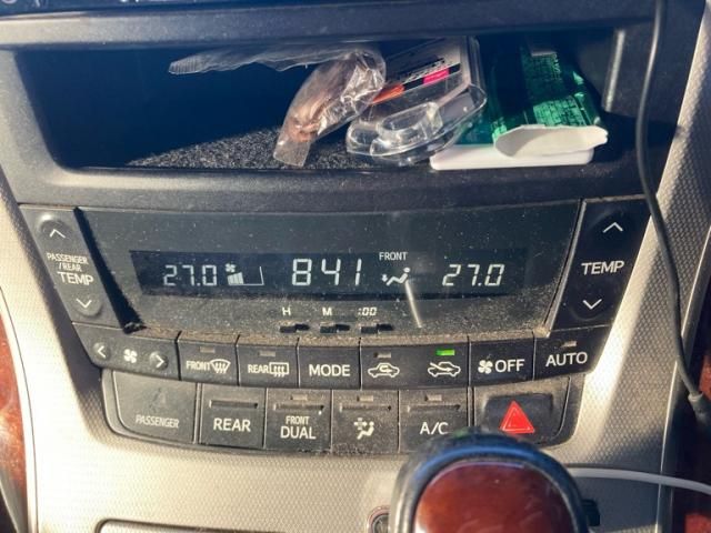 TOYOTA VELLFIRE 2010