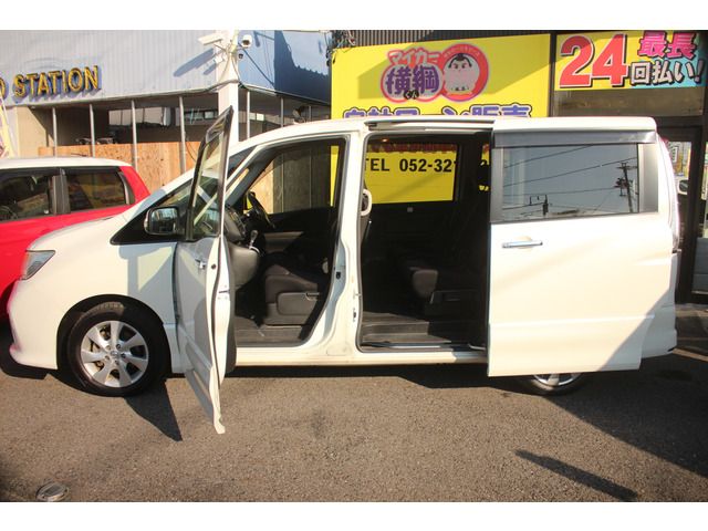 NISSAN SERENA  S-HYBRID 2013