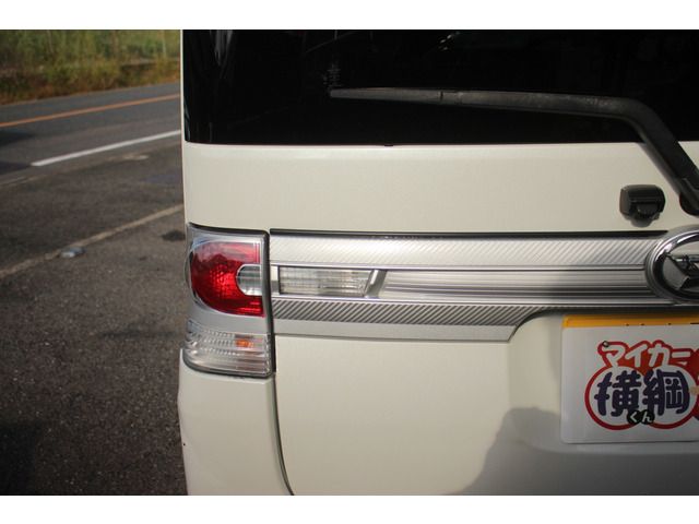 DAIHATSU TANTO CUSTOM 2011