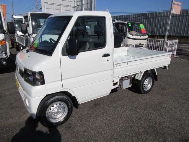 NISSAN CLIPPER truck 2010
