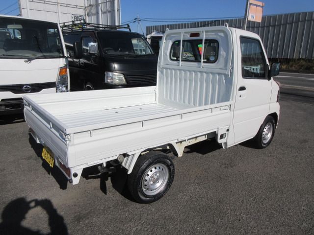 NISSAN CLIPPER truck 2010