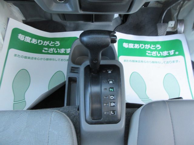 NISSAN CLIPPER truck 2010