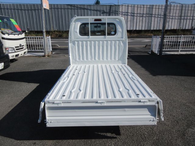 NISSAN CLIPPER truck 2010