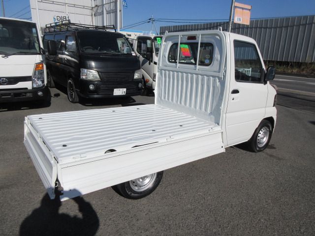 NISSAN CLIPPER truck 2010