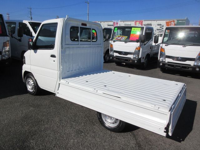 NISSAN CLIPPER truck 2010