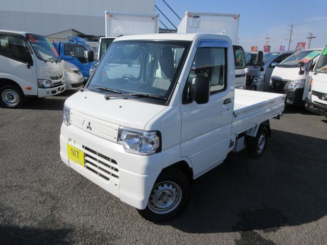 MITSUBISHI MINICAB truck 2013